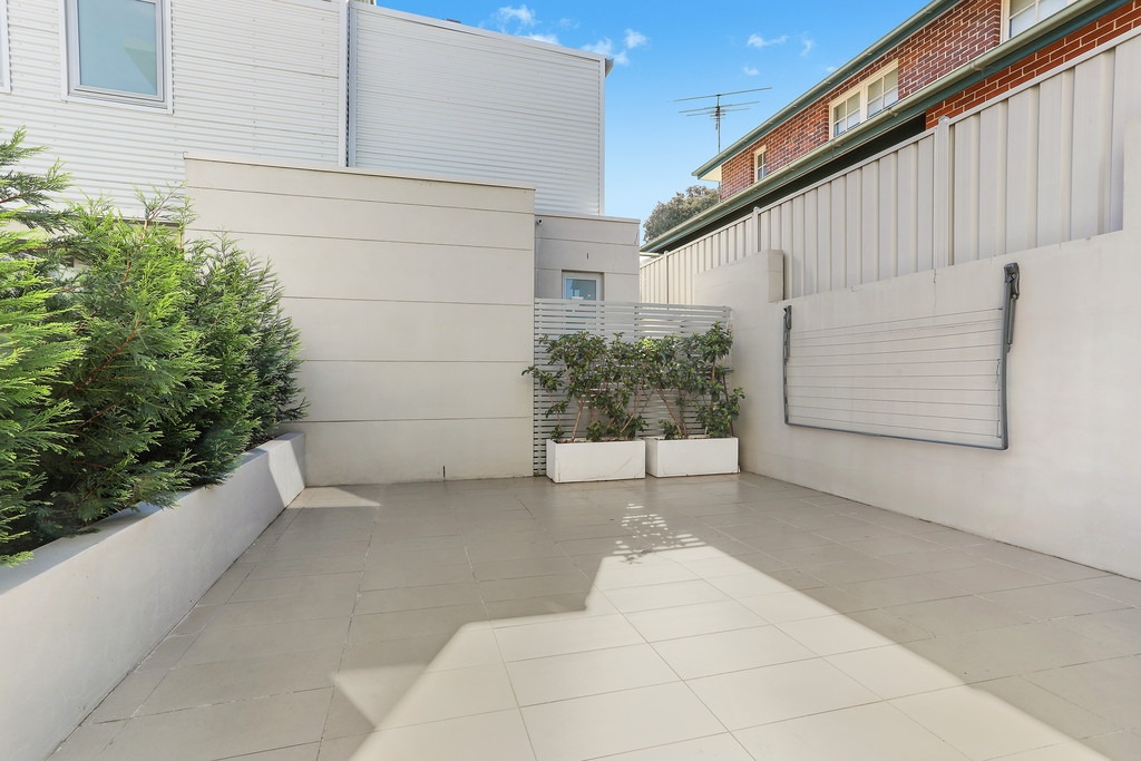 2/33 Marion Street, Leichhardt Sold by Hudson McHugh - image 1