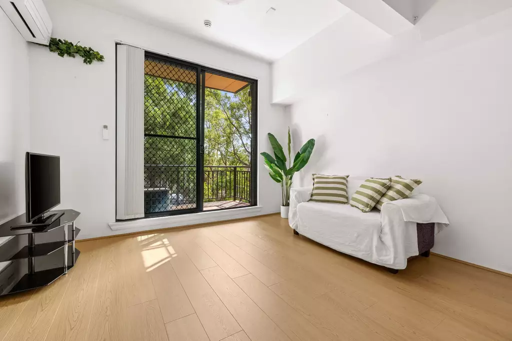 17/8-10 Cavill Avenue, Ashfield Sold by Hudson McHugh