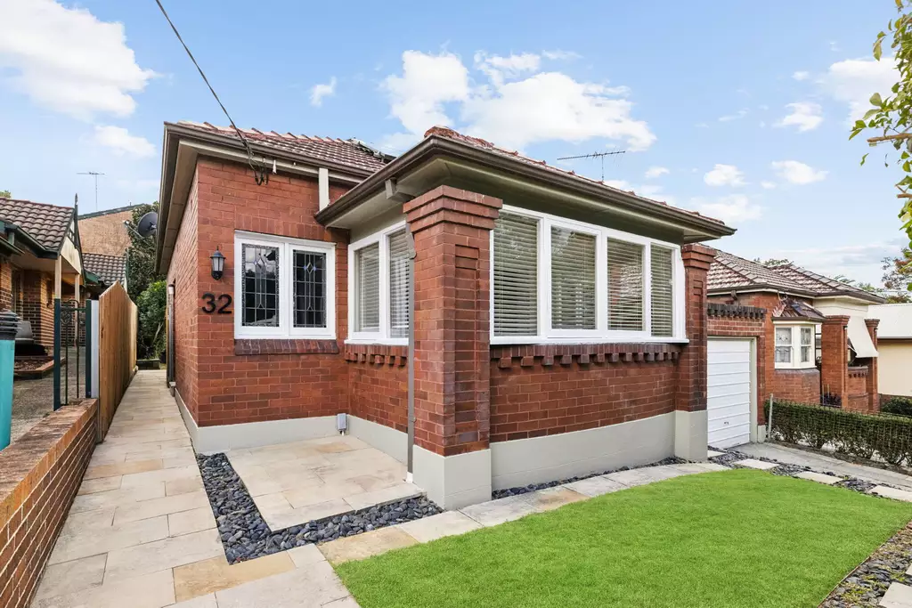 32 Helena Street, Lilyfield Auction by Hudson McHugh