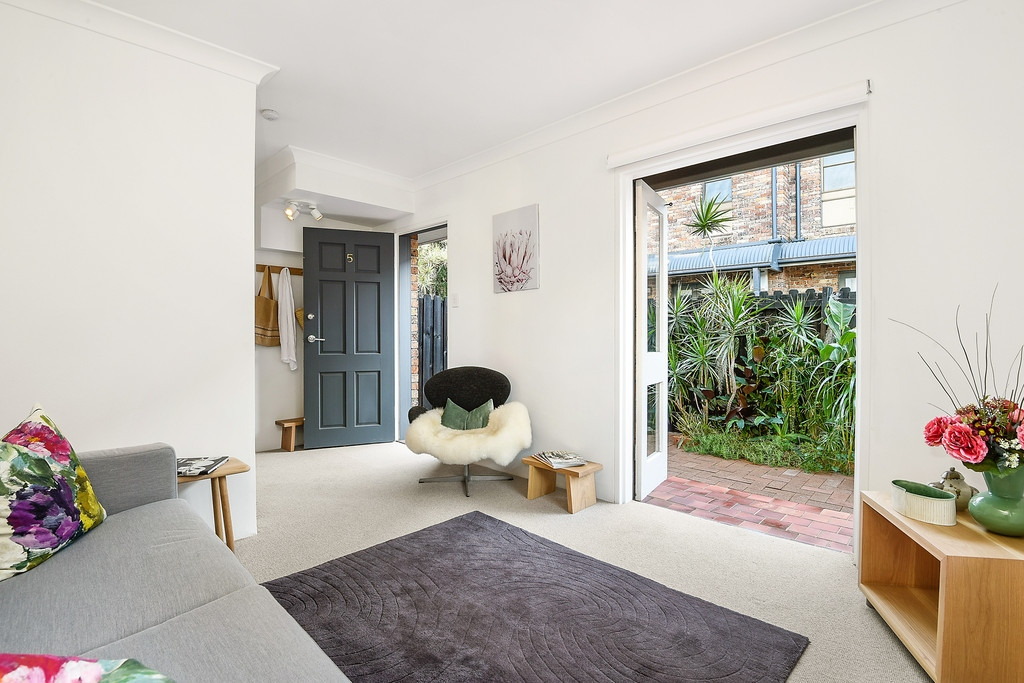 5/27 Macquarie Street, Leichhardt Sold by Hudson McHugh - image 1