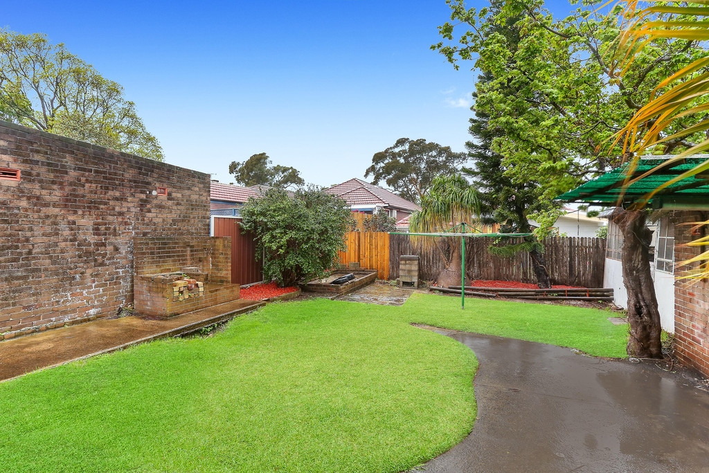 28 Hugh Avenue, Dulwich Hill Sold by Hudson McHugh - image 1