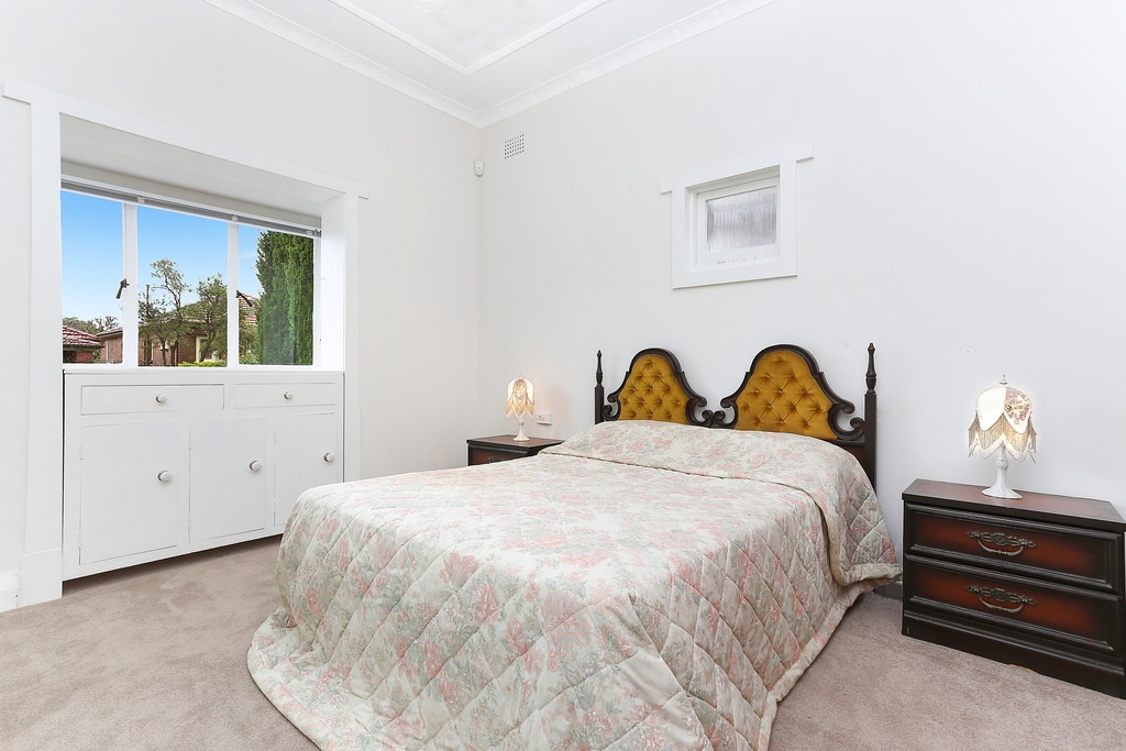 28 Hugh Avenue, Dulwich Hill Sold by Hudson McHugh - image 1