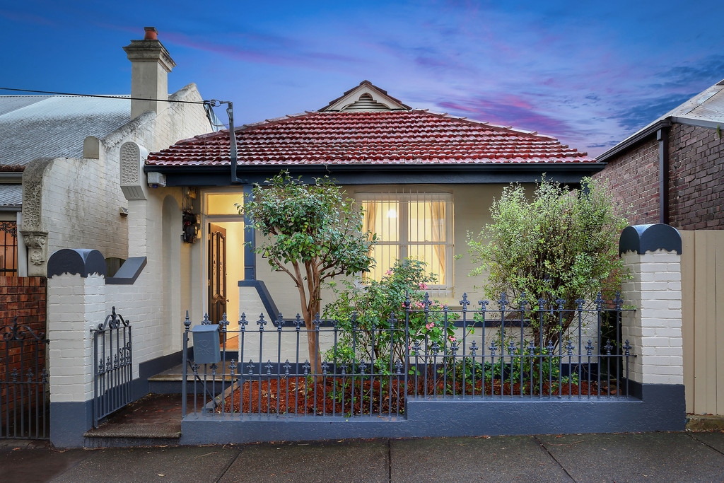 25 Collins Street, Annandale Sold by Hudson McHugh - image 1