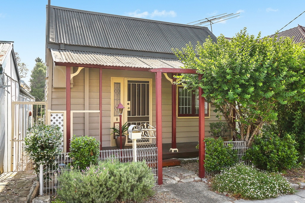 5 Woodlands Road, Ashbury Leased by Hudson McHugh - image 1