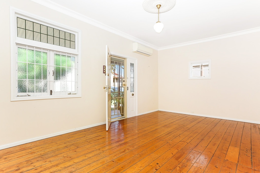 5 Woodlands Road, Ashbury Leased by Hudson McHugh - image 1