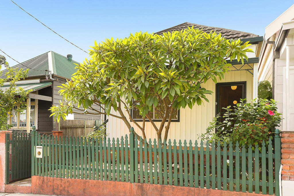 9 Burfitt Street, Leichhardt Leased by Hudson McHugh - image 1