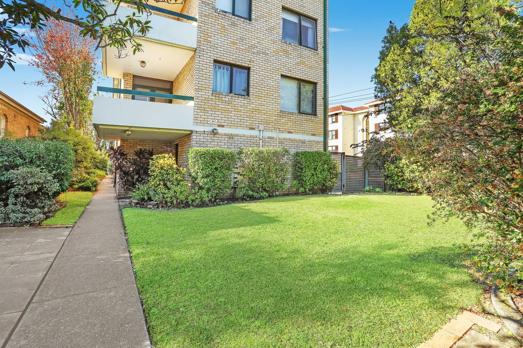 8/22 Tintern Road, Ashfield Sold by Hudson McHugh - image 1