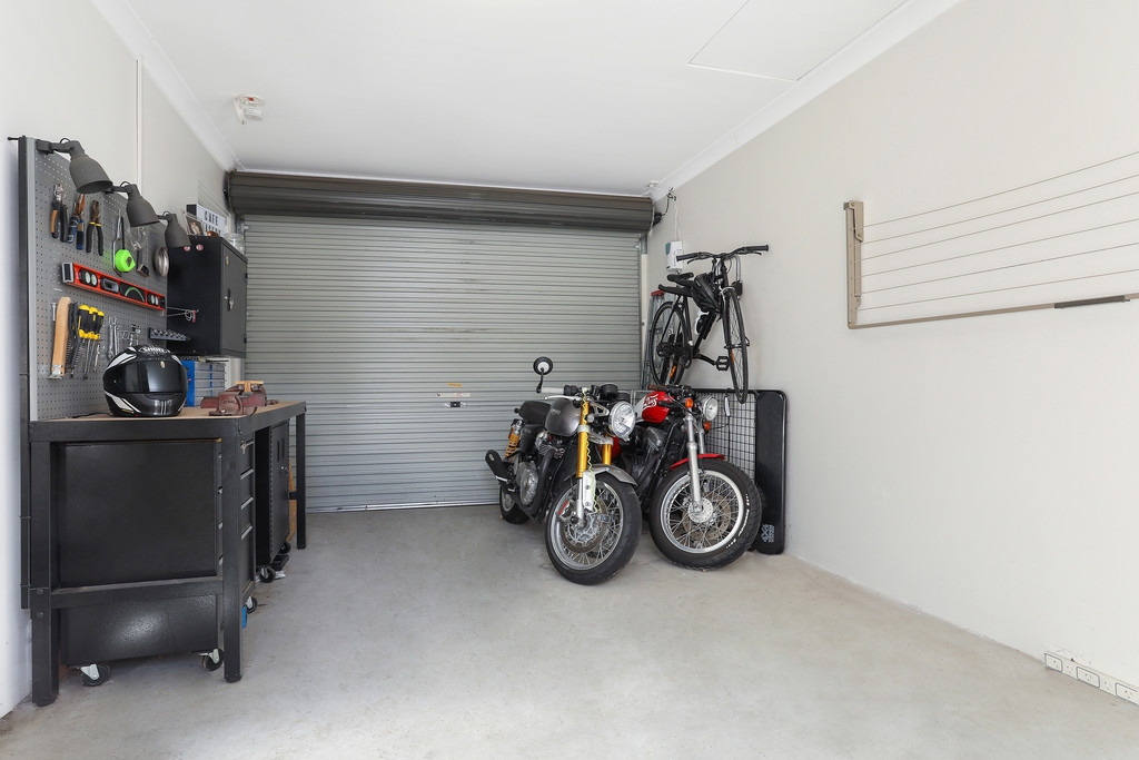 84 Marlborough Street, Leichhardt Sold by Hudson McHugh - image 1