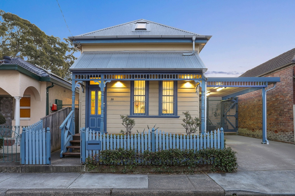 30 Mackenzie Street, Leichhardt Sold by Hudson McHugh - image 1