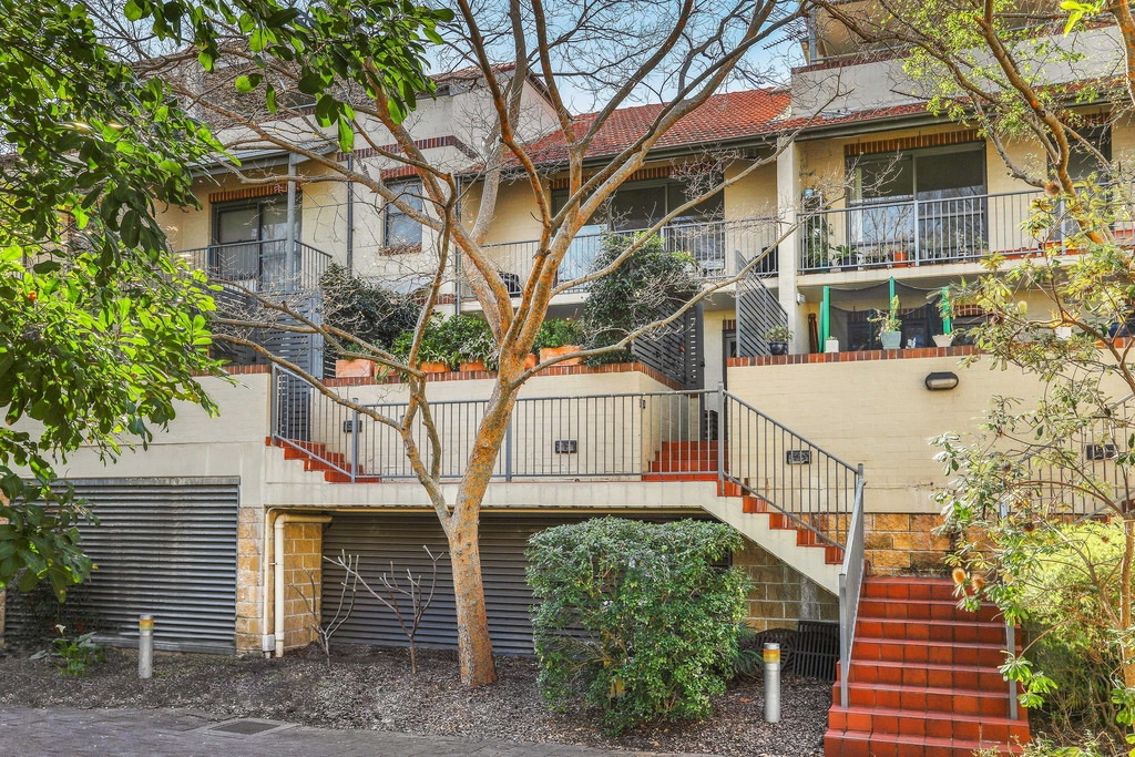 18/165-169 Allen Street, Leichhardt Sold by Hudson McHugh - image 1