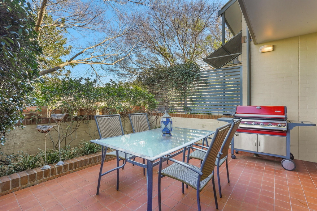 18/165-169 Allen Street, Leichhardt Sold by Hudson McHugh - image 1