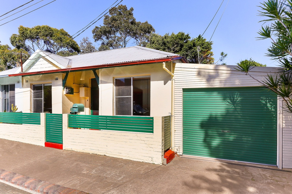 10 Roberts Street, St Peters Leased by Hudson McHugh - image 1