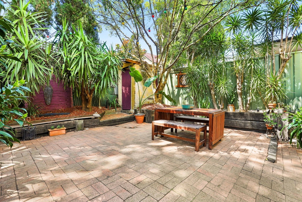 11 Rofe Street, Leichhardt Sold by Hudson McHugh - image 1