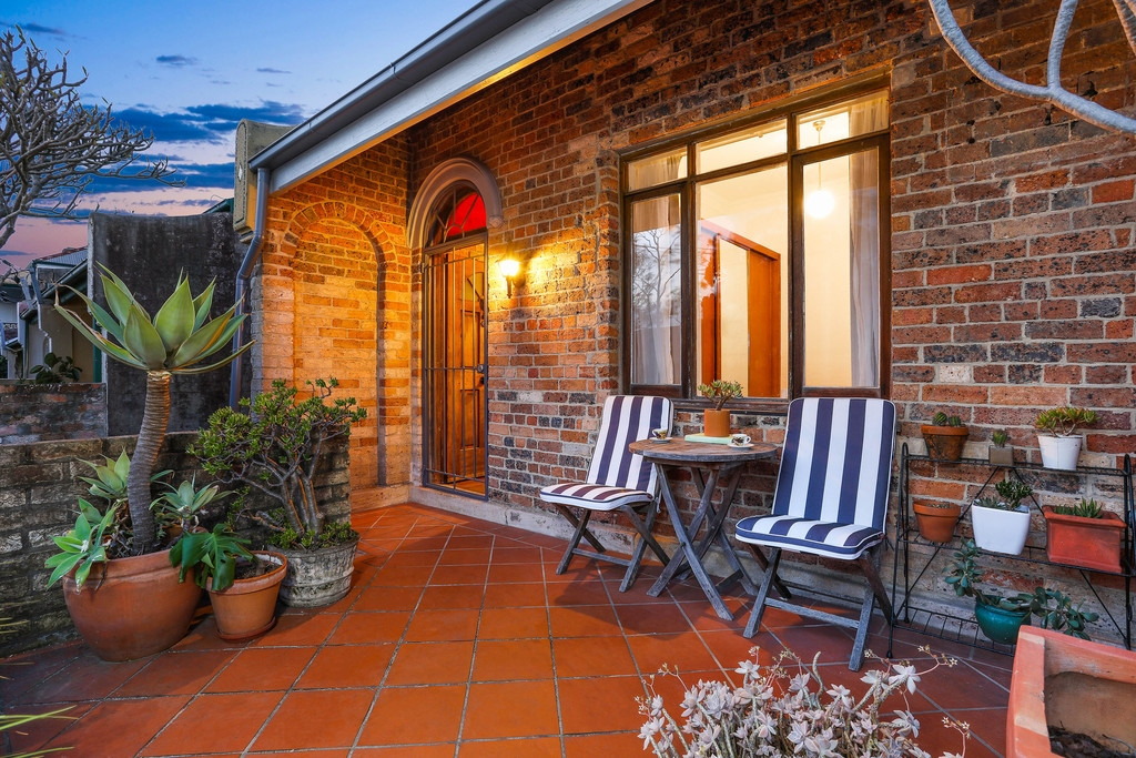 11 Rofe Street, Leichhardt Sold by Hudson McHugh - image 1