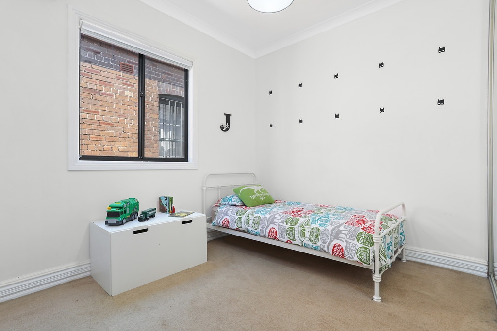 8 Henry Street, Leichhardt Sold by Hudson McHugh - image 1