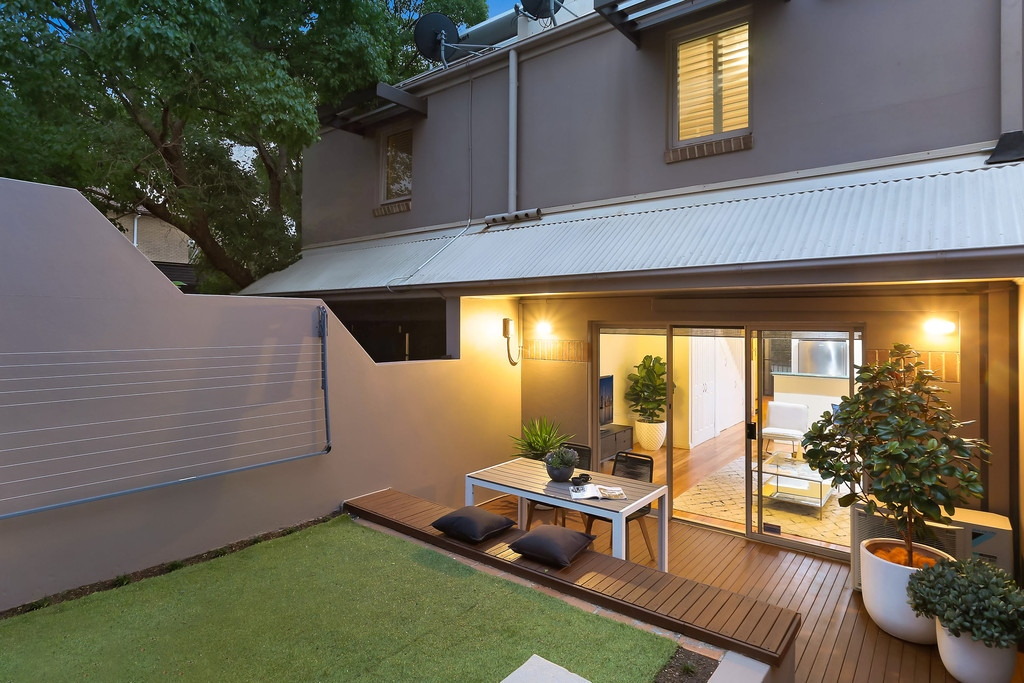 13/2-6 Derbyshire Road, Leichhardt Sold by Hudson McHugh - image 1