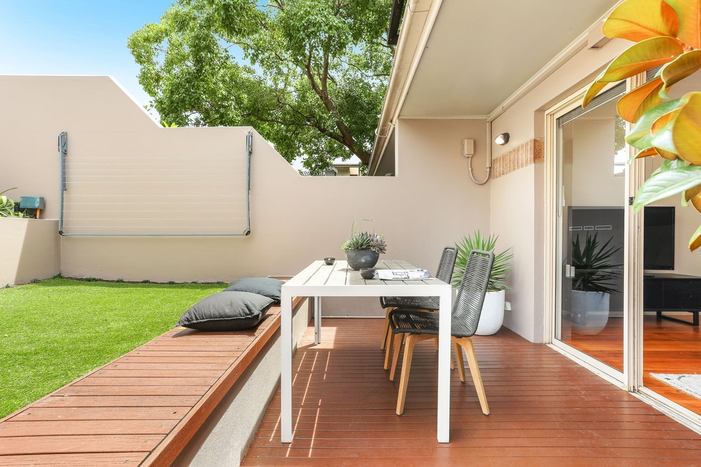 13/2-6 Derbyshire Road, Leichhardt Sold by Hudson McHugh - image 1