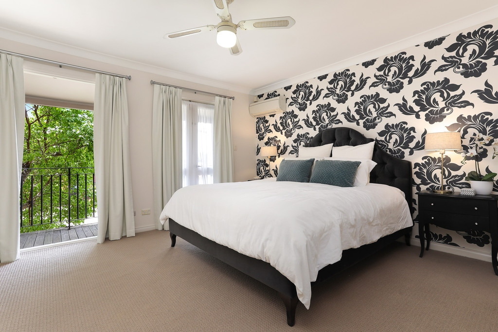 13/2-6 Derbyshire Road, Leichhardt Sold by Hudson McHugh - image 1