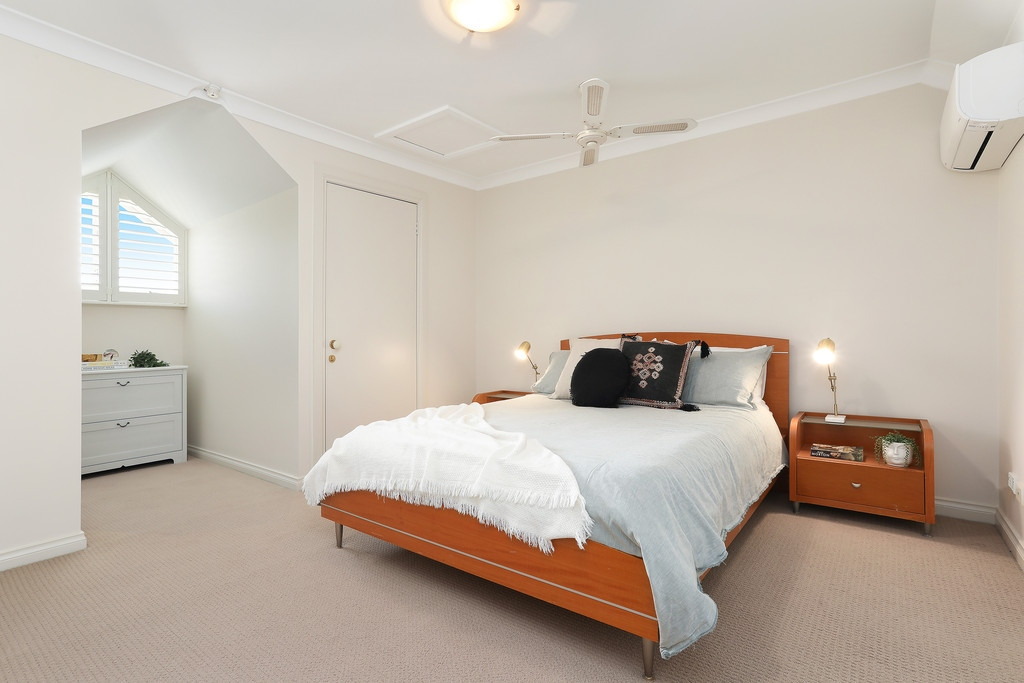 13/2-6 Derbyshire Road, Leichhardt Sold by Hudson McHugh - image 1