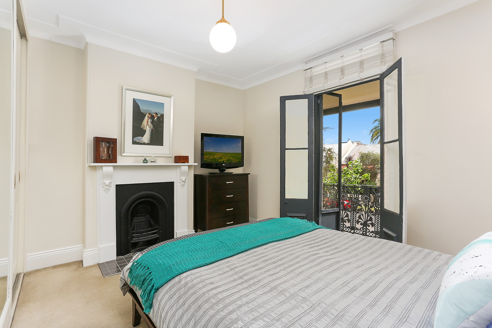 183 Catherine Street, Leichhardt Sold by Hudson McHugh - image 1