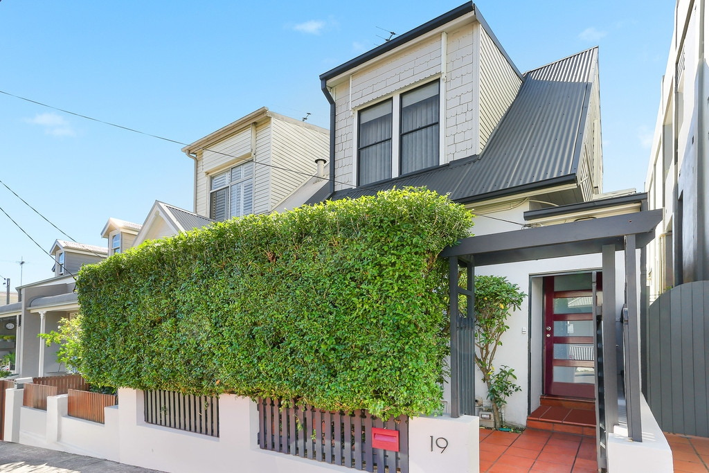 19 Junior Street, Leichhardt Sold by Hudson McHugh - image 1