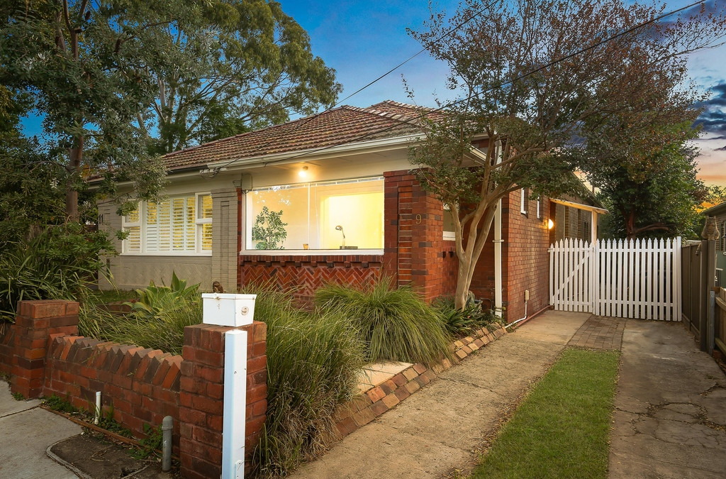 9 Lindsay Avenue, Summer Hill Sold by Hudson McHugh - image 1