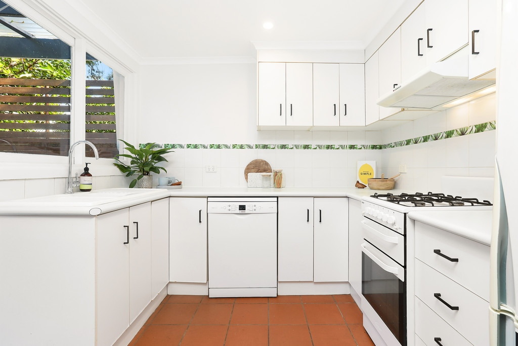 12 Whiting Street, Leichhardt Sold by Hudson McHugh - image 1