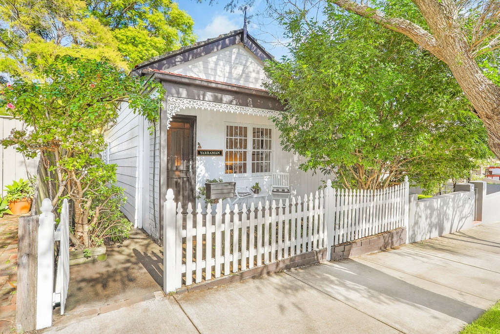 12 Whiting Street, Leichhardt Sold by Hudson McHugh - image 1