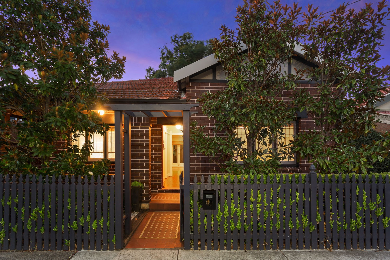 2 Burfitt Street, Leichhardt Sold by Hudson McHugh - image 1