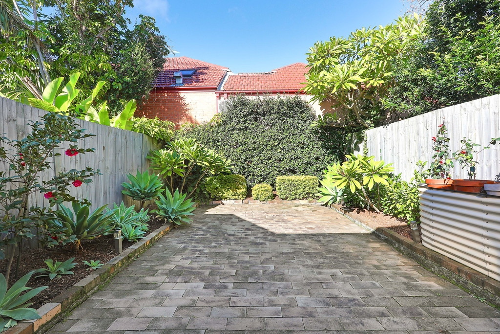 32 Styles Street, Leichhardt Sold by Hudson McHugh - image 1