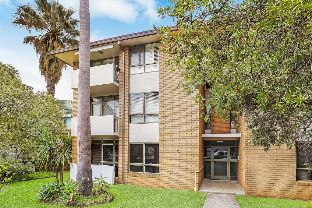 2/104 Prospect Road, Summer Hill Sold by Hudson McHugh - image 1