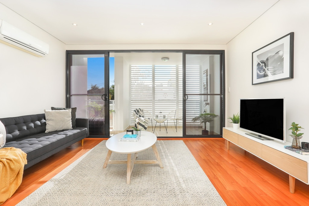 4/451-457 New Canterbury Road, Dulwich Hill Sold by Hudson McHugh - image 1