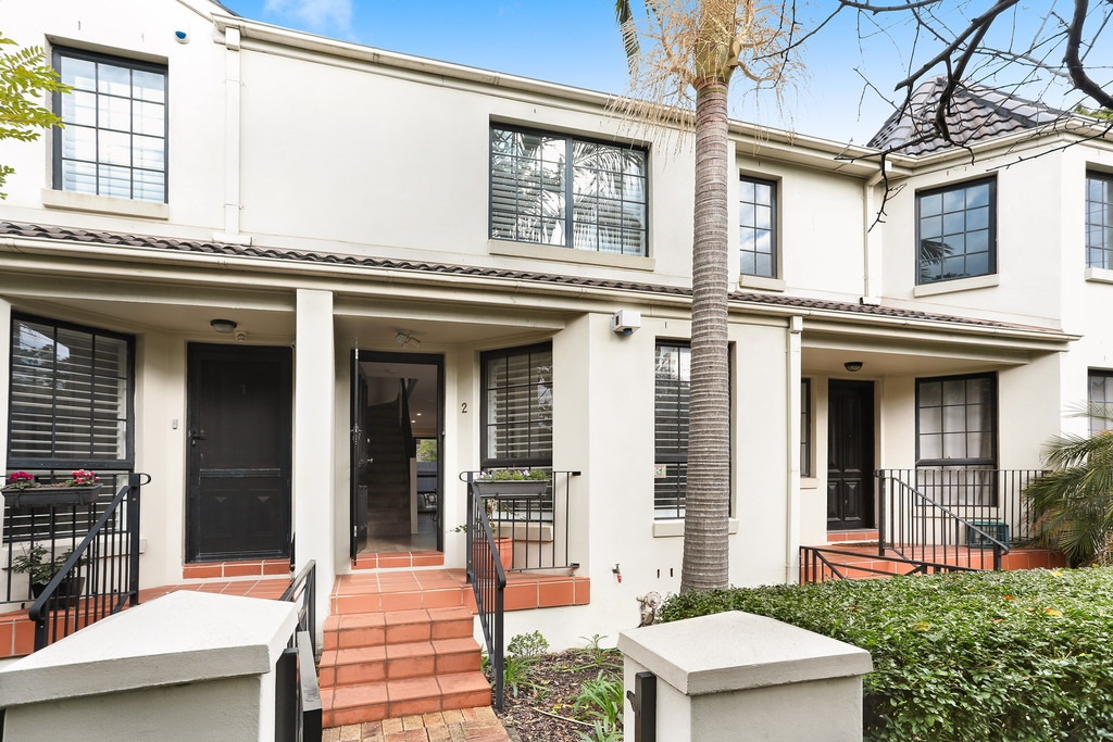 2/1 Flat Street, Leichhardt Sold by Hudson McHugh - image 1