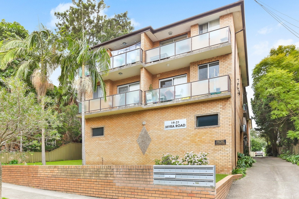 4/19 Myra Road, Dulwich Hill Sold by Hudson McHugh - image 1