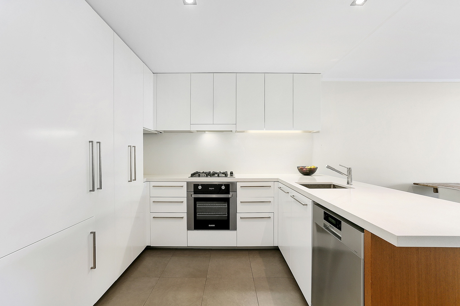 25/5-13 Larkin Street, Camperdown Sold by Hudson McHugh - image 1