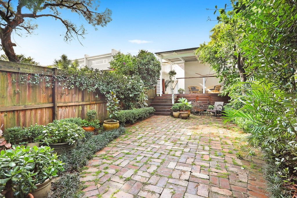 36 Old Canterbury Road, Lewisham Sold by Hudson McHugh - image 1