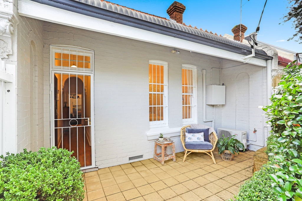 36 Old Canterbury Road, Lewisham Sold by Hudson McHugh - image 1