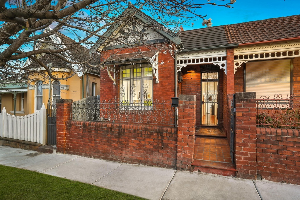 30 Junction Road, Summer Hill Sold by Hudson McHugh - image 1