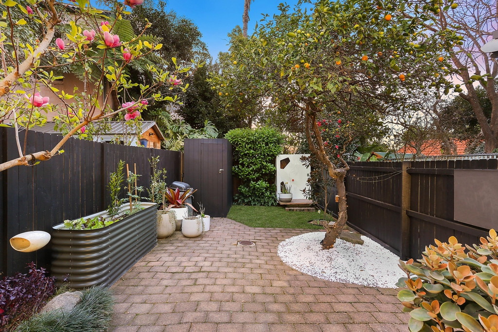 112 Windsor Road, Dulwich Hill Sold by Hudson McHugh - image 1