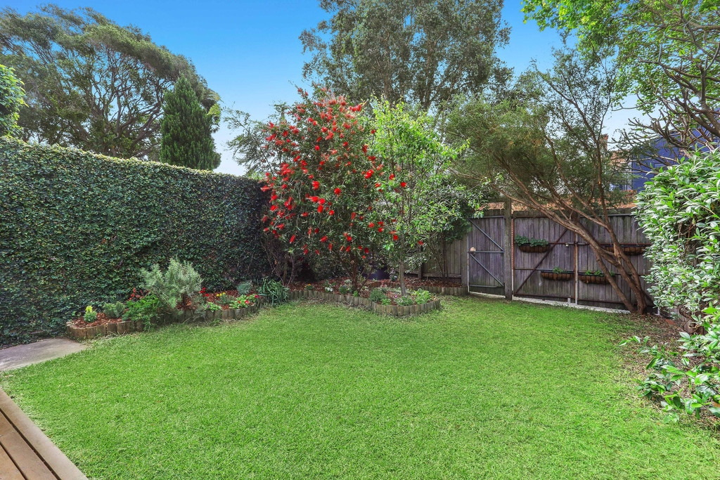 88 Macaulay Road, Stanmore Sold by Hudson McHugh - image 1