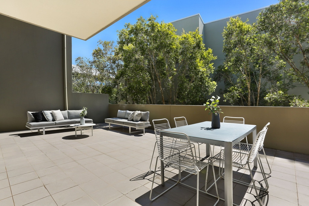 5/4 Gillespie Avenue, Alexandria Sold by Hudson McHugh - image 1