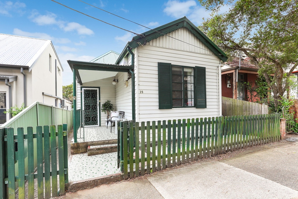 25 Macauley Street, Leichhardt Sold by Hudson McHugh - image 1