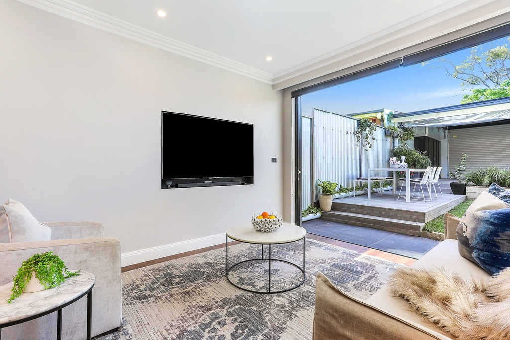 38 Salisbury Road, Stanmore Sold by Hudson McHugh - image 1