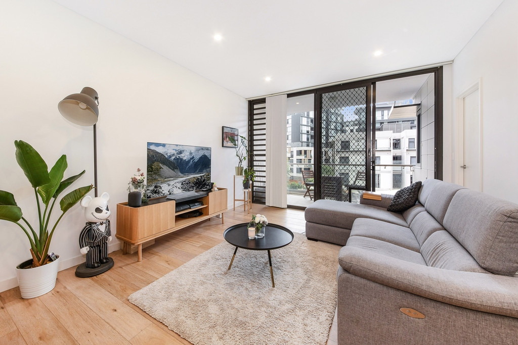 207/5 McGill Street (entry Via Hudson Street), Lewisham Sold by Hudson McHugh - image 1